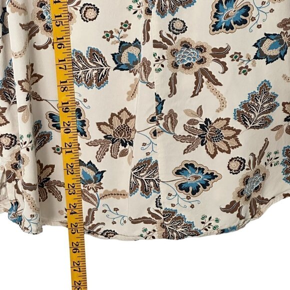 Lane Bryant Plus Size Smocked Floral Top Short-Sleeve Split-Neck Bib Top (14) - Picture 7 of 15